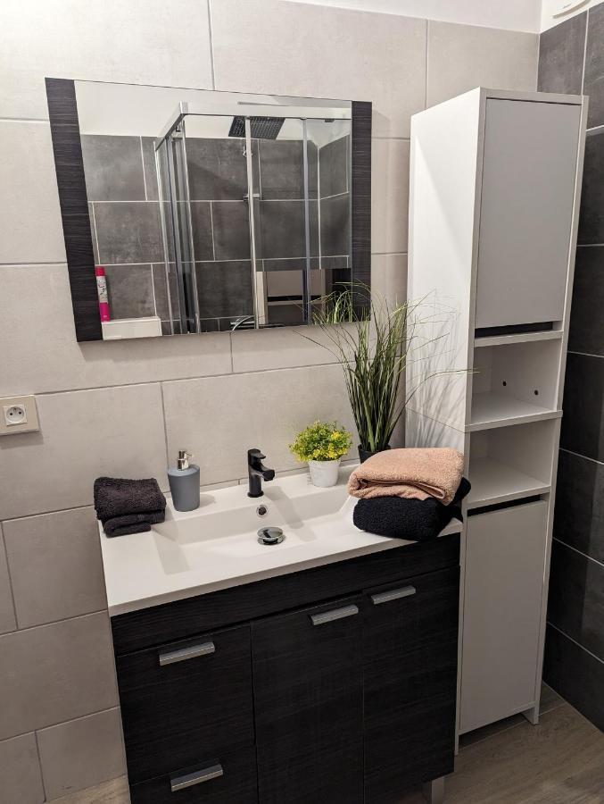 Appartement 30M² Pourrieres Eksteriør bilde